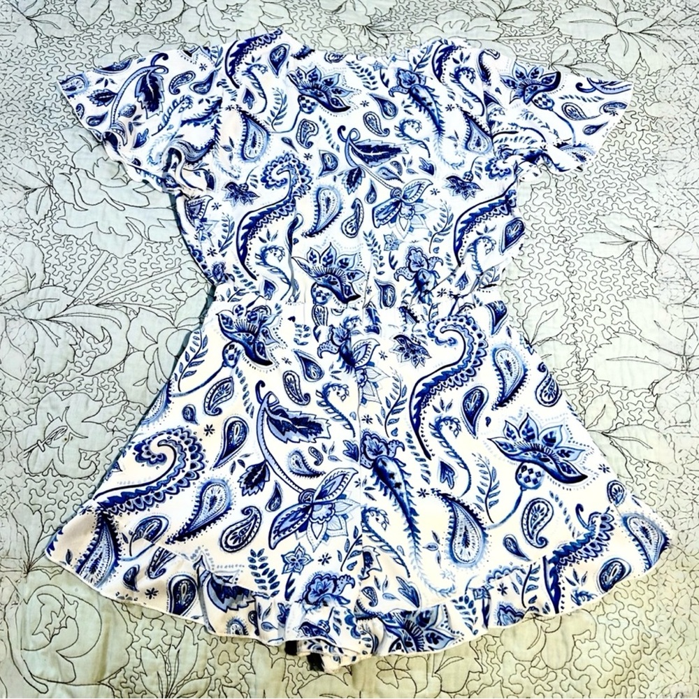 SHOW ME YOUR MUMU Riviera Tie Front Blue White Paisley Romper Medium💛 - Picture 3 of 10